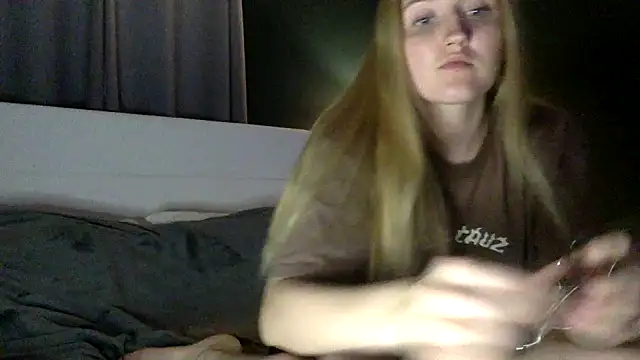 Snapshot of Liliana_XoXo chatting on June 3, 2026, 12:55 am Liliana XoXo online show from June 3, 2026, 12:55 am