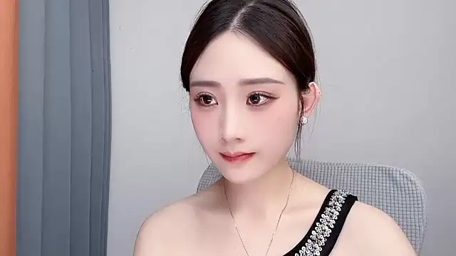  222Mia online show from June 24, 2026, 8:35 am