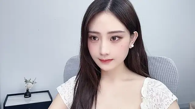  222Mia online show from May 24, 2026, 6:24 am