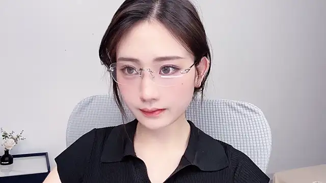  222Mia online show from May 20, 2026, 1:57 am