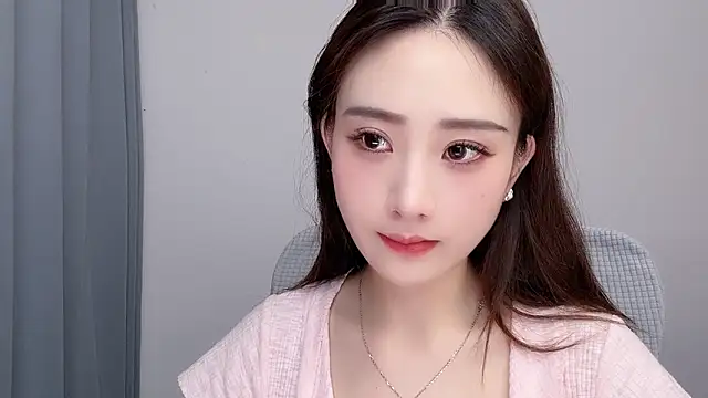  222Mia online show from June 25, 2026, 4:21 am