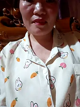 Snapshot of -Trici- chatting on June 22, 2026, 4:04 pm -Trici- online show from June 22, 2026, 4:04 pm