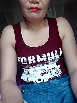 Snapshot of -Trici- chatting on July 4, 2026, 5:58 am -Trici- online show from July 4, 2026, 5:58 am