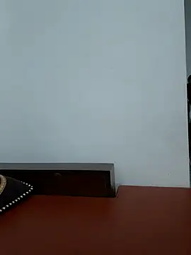 Snapshot of -Trici- chatting on August 1, 2026, 9:02 pm -Trici- online show from August 1, 2026, 9:02 pm