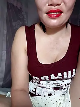 Snapshot of -Trici- chatting on July 13, 2026, 7:57 pm -Trici- online show from July 13, 2026, 7:57 pm