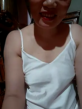 Snapshot of -Trici- chatting on July 27, 2026, 11:12 pm -Trici- online show from July 27, 2026, 11:12 pm
