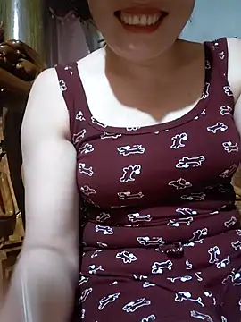 Snapshot of -Trici- chatting on July 30, 2026, 12:48 pm -Trici- online show from July 30, 2026, 12:48 pm
