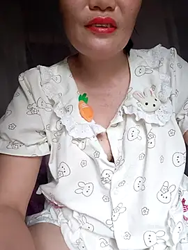 Snapshot of -Trici- chatting on July 14, 2026, 10:21 am -Trici- online show from July 14, 2026, 10:21 am