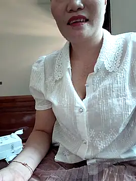 Snapshot of -Trici- chatting on July 22, 2026, 3:30 am -Trici- online show from July 22, 2026, 3:30 am