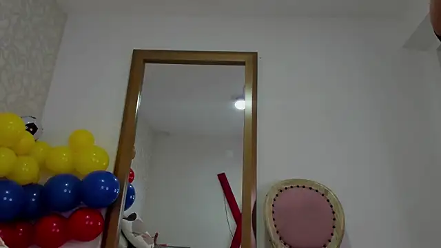 Snapshot of candy_eyes_ chatting on June 23, 2026, 11:19 am candy eyes online show from June 23, 2026, 11:19 am