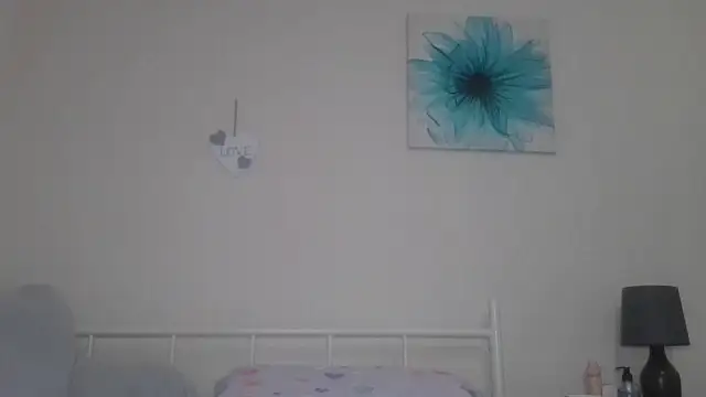 LouiseLovell online show from July 30, 2026, 10:25 am