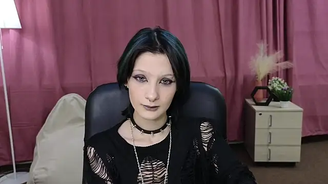 PearleneBolfa online show from May 13, 2026, 11:39 am