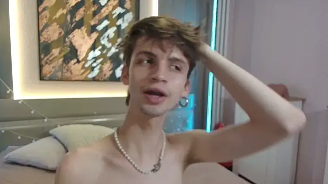 Bimbo boy  online show from June 14, 2026, 2:29 pm