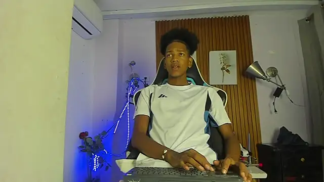 Snapshot of Afrowayuu chatting on June 5, 2026, 5:40 pm Afrowayuu online show from June 5, 2026, 5:40 pm