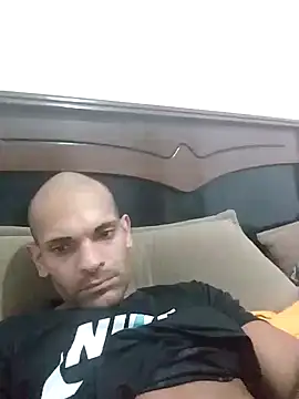 marcelo22kkkk online show from May 18, 2026, 12:44 am