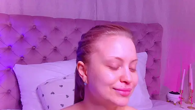 Snapshot of DorissHilton chatting on May 18, 2026, 11:53 pm DorissHilton online show from May 18, 2026, 11:53 pm
