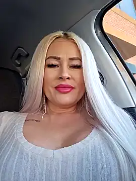Snapshot of MILFBARBY chatting on February 2, 2025, 9:18 am MILFBARBY online show from February 2, 2025, 9:18 am