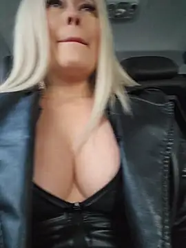 Snapshot of MILFBARBY chatting on February 8, 2026, 8:23 am MILFBARBY online show from February 8, 2026, 8:23 am