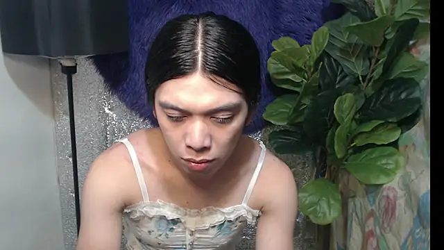 RoseAmarie online show from June 19, 2026, 10:32 am