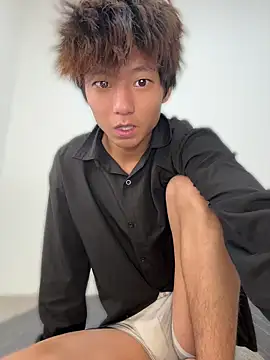Snapshot of luo-77 chatting on May 18, 2026, 12:21 pm luo-77 online show from May 18, 2026, 12:21 pm