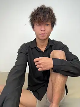 Snapshot of luo-77 chatting on May 21, 2026, 10:45 am luo-77 online show from May 21, 2026, 10:45 am