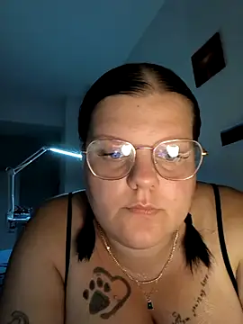 BadMommyyyyy online show from May 27, 2026, 11:06 am