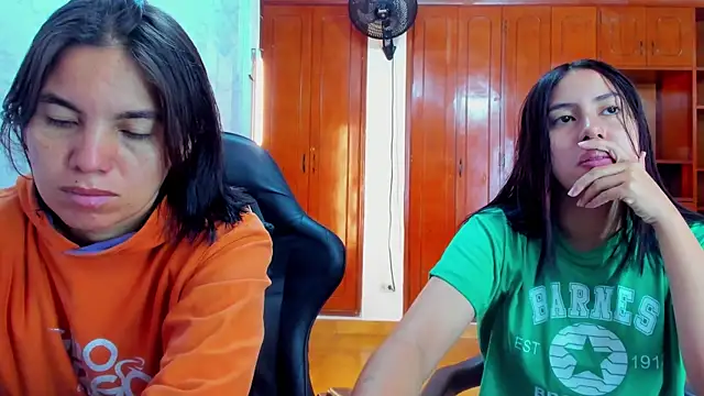 Soffy and Emily online show from June 26, 2026, 1:06 pm