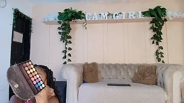 zhara smith online show from June 5, 2026, 12:55 pm