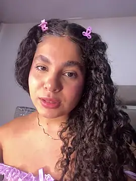 Snapshot of Yassy_11 chatting on July 18, 2026, 7:33 pm Yassy 11 online show from July 18, 2026, 7:33 pm