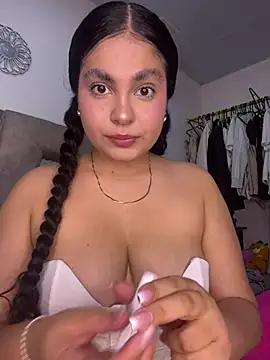 Snapshot of Yassy_11 chatting on July 12, 2026, 7:15 pm Yassy 11 online show from July 12, 2026, 7:15 pm