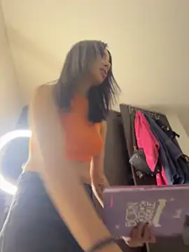 SophiaaRose18 online show from May 23, 2026, 1:48 am