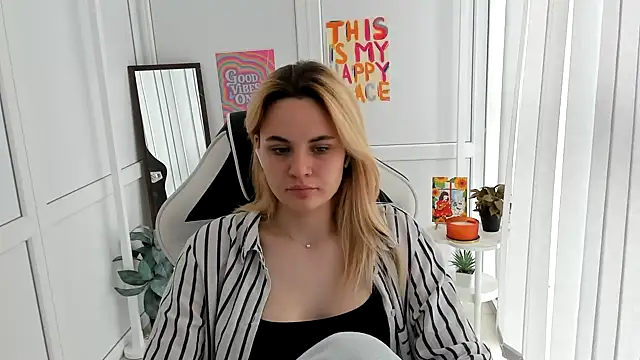 Emma starrs  online show from June 10, 2026, 6:47 am