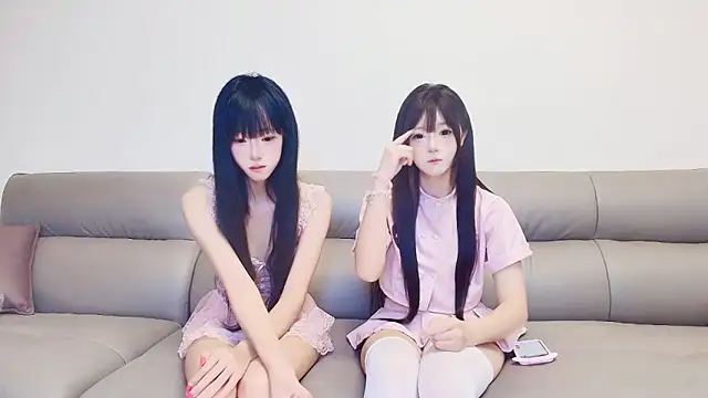 guoguo-888 online show from June 16, 2026, 4:12 am
