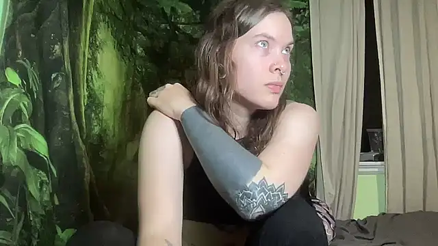 mo0ngoddess online show from January 8, 2026, 2:39 am