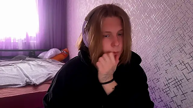 Snapshot of Hirtay chatting on June 3, 2026, 4:12 pm Hirtay online show from June 3, 2026, 4:12 pm