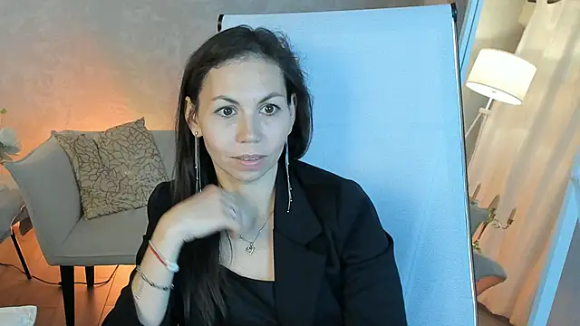TrasyMorris online show from May 12, 2026, 11:16 am