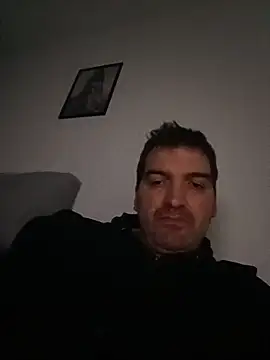 Snapshot of oncle33 chatting on May 15, 2026, 9:02 pm oncle33 online show from May 15, 2026, 9:02 pm