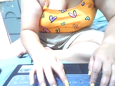 xsweetlover69x online show from June 17, 2026, 6:24 am