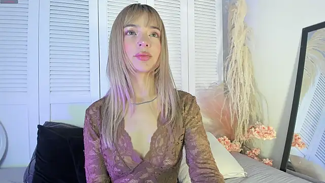 akemi   online show from June 14, 2026, 3:02 pm