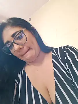 Amina--789 online show from May 28, 2026, 6:14 pm