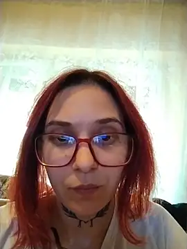 Fenixqueen online show from May 11, 2026, 2:40 pm