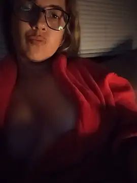 Snapshot of sweet_tifani chatting on May 25, 2026, 3:17 am sweet tifani online show from May 25, 2026, 3:17 am