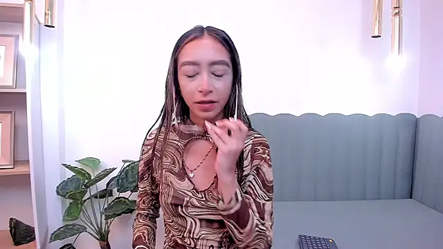 HannaCarttier  online show from June 30, 2026, 12:27 pm