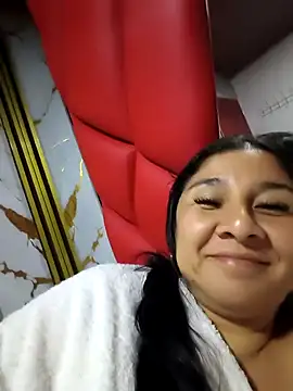 noemy-25 online show from May 13, 2026, 2:40 am