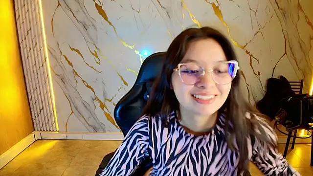HoneyDoll tf online show from May 23, 2026, 12:59 pm