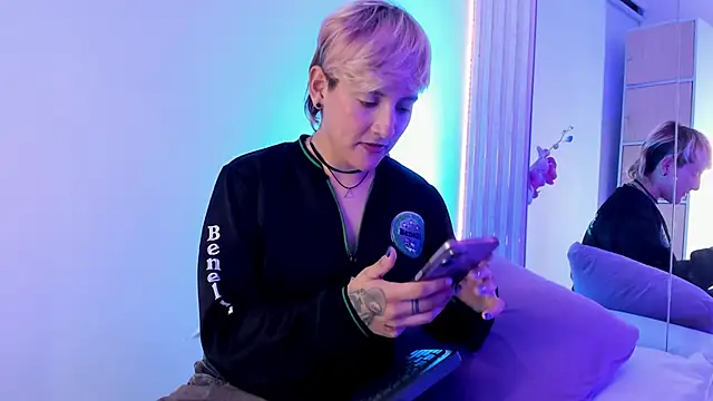 Snapshot of DannyRoudX chatting on June 14, 2026, 3:41 am DannyRoudX online show from June 14, 2026, 3:41 am