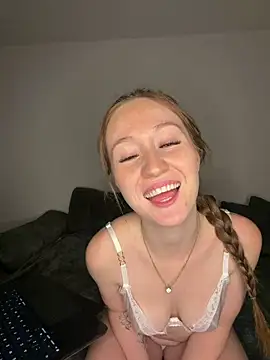 Snapshot of Freyastimeee chatting on May 14, 2026, 9:56 pm Freyastimeee online show from May 14, 2026, 9:56 pm