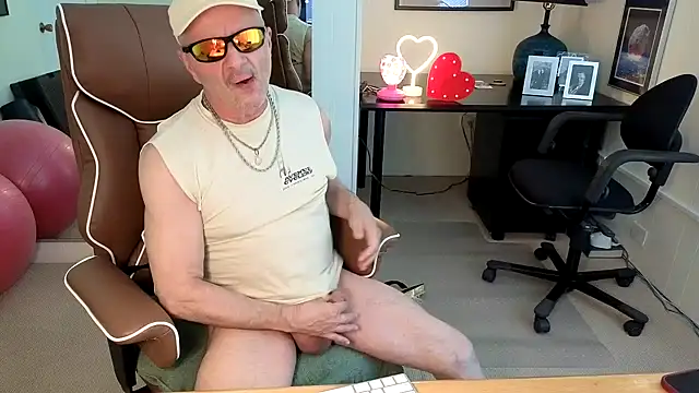 hotdadbod online show from January 16, 2026, 9:52 pm