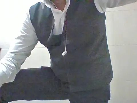 Snapshot of RAINBOWONE chatting on May 16, 2026, 6:56 am RAINBOWONE online show from May 16, 2026, 6:56 am