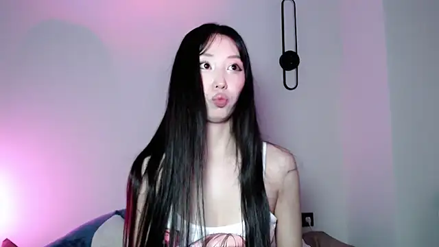 neverstoplovingme online show from June 17, 2026, 1:05 am